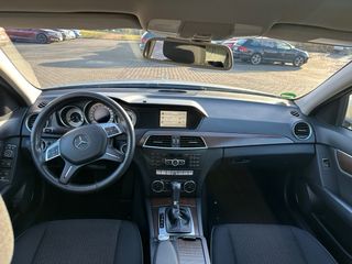 Mercedes C 220 BlueEfficiency Automático