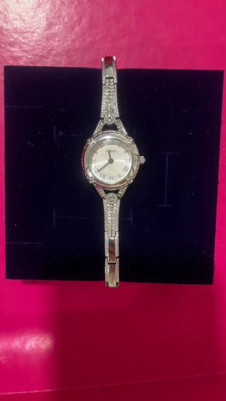 Reloj Guess Plateado con Cristales