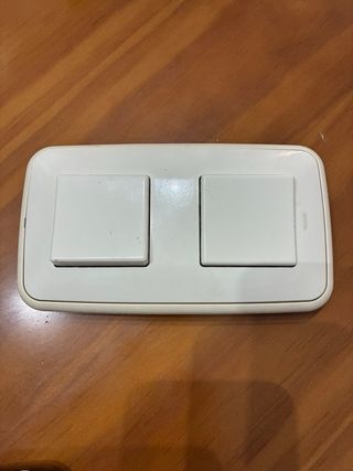 Enchufes e interruptores eléctricos(40)