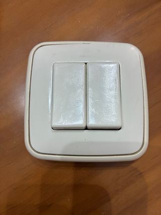 Enchufes e interruptores eléctricos(40)