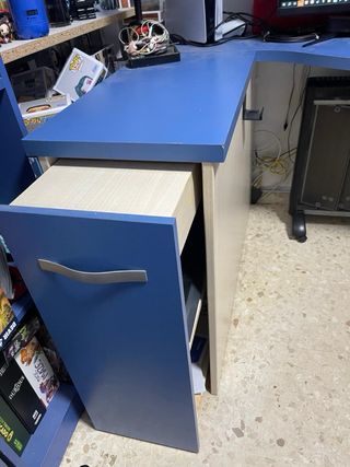Escritorio en L fuerte y robusto