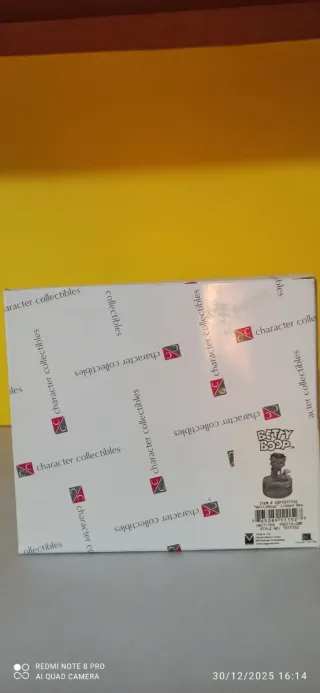 Statuina di Betty Boop. È alta circa cm. 11.