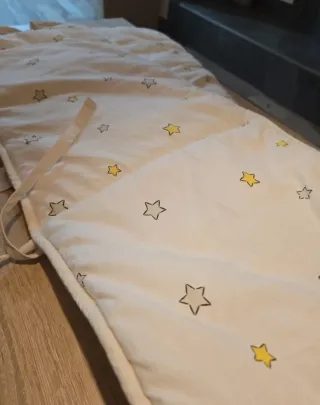 Protector cuna estrellas