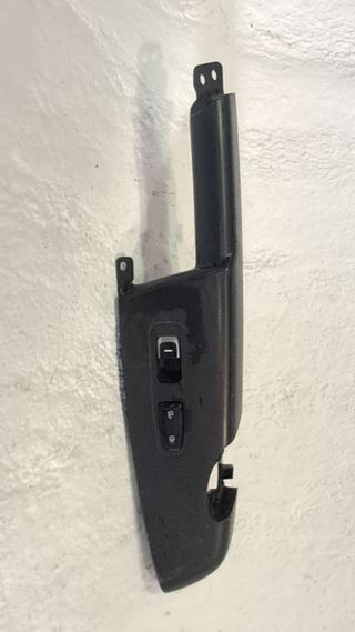 MANDO ELEVALUNAS DELANTERO DERECHO KIA SPORTAGE (2)