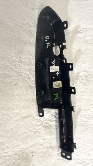 MANDO ELEVALUNAS DELANTERO DERECHO KIA SPORTAGE (2)