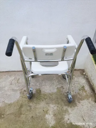 silla baño y WC de minusválidos