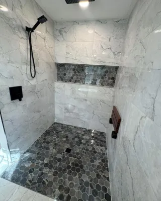 Renovación de Baños: Azulejos y Accesorios