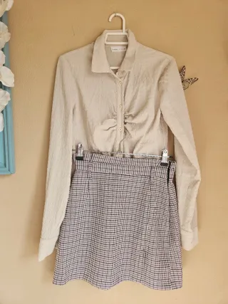 Conjunto dos piezas beige y multicolor