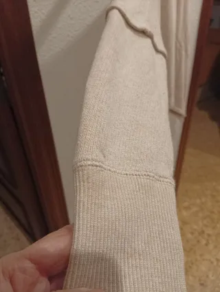 Poncho corto con mangas beige