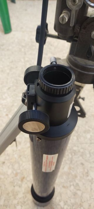 Telescopio nuevo con trípode