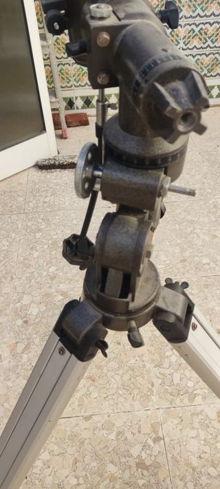 Telescopio nuevo con trípode