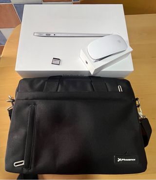 MacBook Air 13 2017 + Accesorios. Perfecto estadO