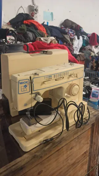 Se vende Máquina de coser MAGIC 34 funcionando 80€