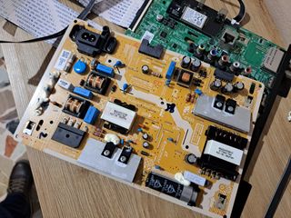 Scheda madre Samsung UE43RU7170 e altro