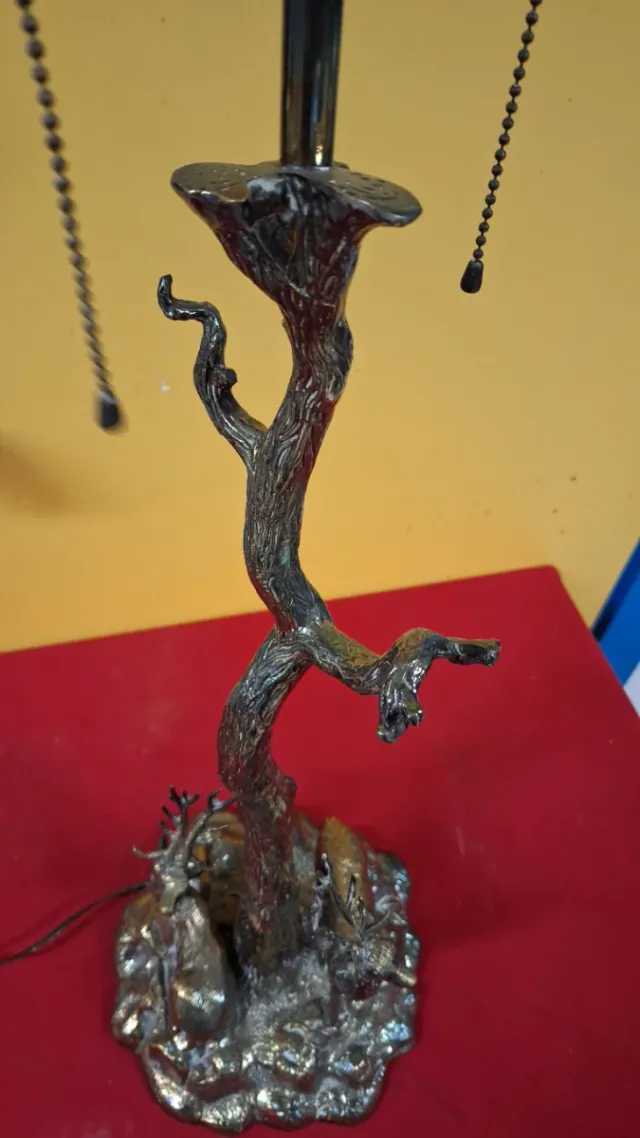 Lámpara Valenti de metal con ciervos