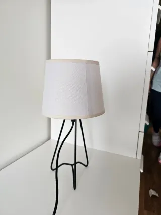 Lámpara de mesa moderna metal y tela