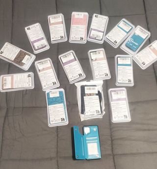 LOTE Fundas de piel y protector pantalla/ 17 Unds.