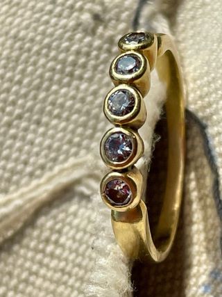 Anillo oro 18k con 5 diamantes