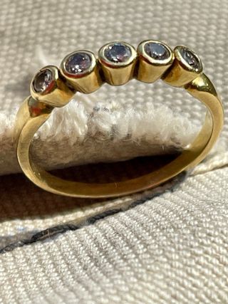 Anillo oro 18k con 5 diamantes
