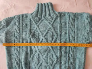 Maglioncino petrolio con trecce