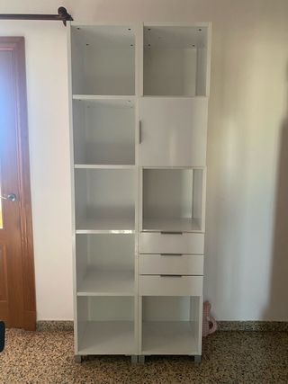 Estantería blanca modular