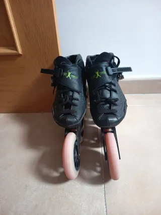 Patines de velocidad negros