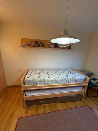 Cama nido con estantería madera