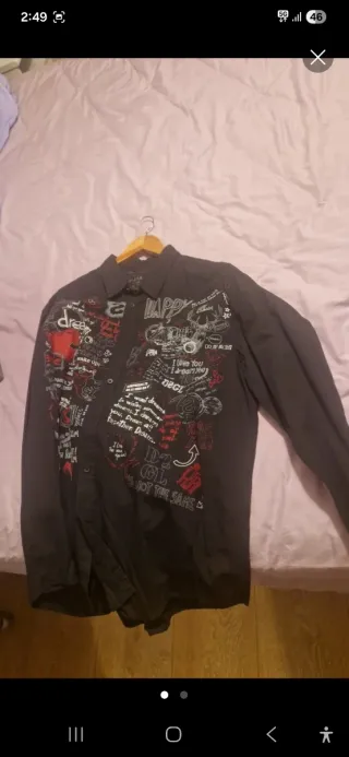 Camisa negra con estampado