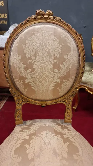 Pareja de sillas antiguas doradas