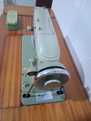 Máquina de coser Sigma antigua