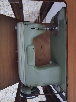 Máquina de coser Sigma antigua