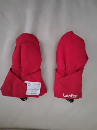 Peto de nieve y guantes wedze