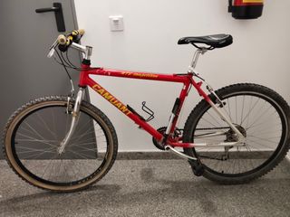 Bicicleta de Montaña CAMUANT Roja
