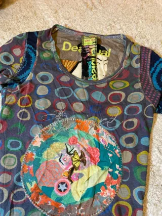 Camiseta Desigual Manga Larga Estampada Talla XS