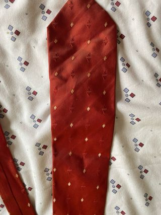 Corbatas de seda 100% rojas y doradas