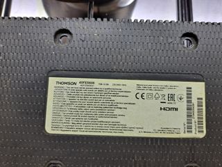 Scheda madre Thomson 40FE5606 e componenti