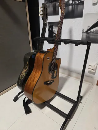 Supporto per varie chitarre