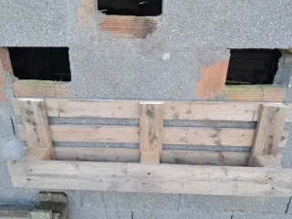 Jardinera colgante de madera