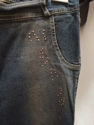 Jeans elasticizzati con paillettes