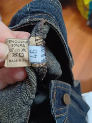 Jeans elasticizzati con paillettes