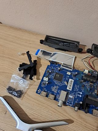 Scheda madre TV LED32h60 e accessori