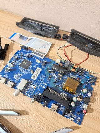 Scheda madre TV LED32h60 e accessori