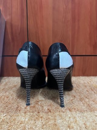 Décolleté punta tacco spillo nero/bianco