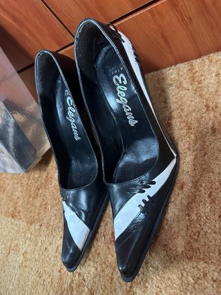 Décolleté punta tacco spillo nero/bianco