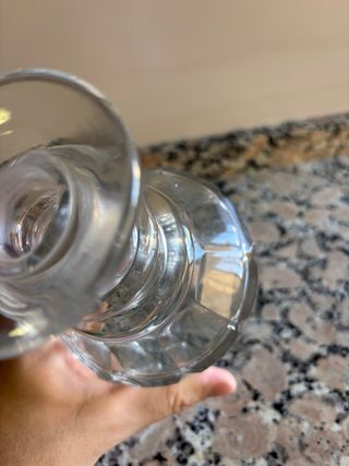 Jarrón de cristal tallado a mano