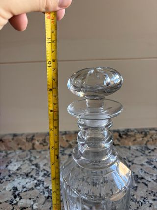 Jarrón de cristal tallado a mano