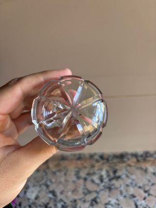 Jarrón de cristal tallado a mano