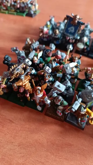 Warhammer Enanos - Figuras Coleccionables