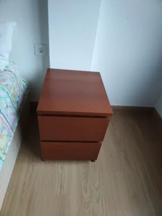 Mesita de noche Ikea marrón