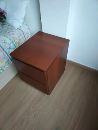 Mesita de noche Ikea marrón